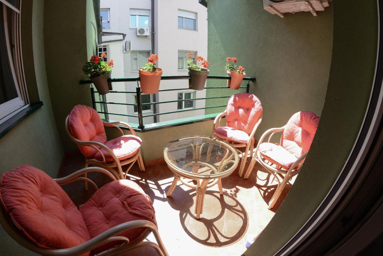 Apartment Dobraya Blue Novi Sad Bagian luar foto